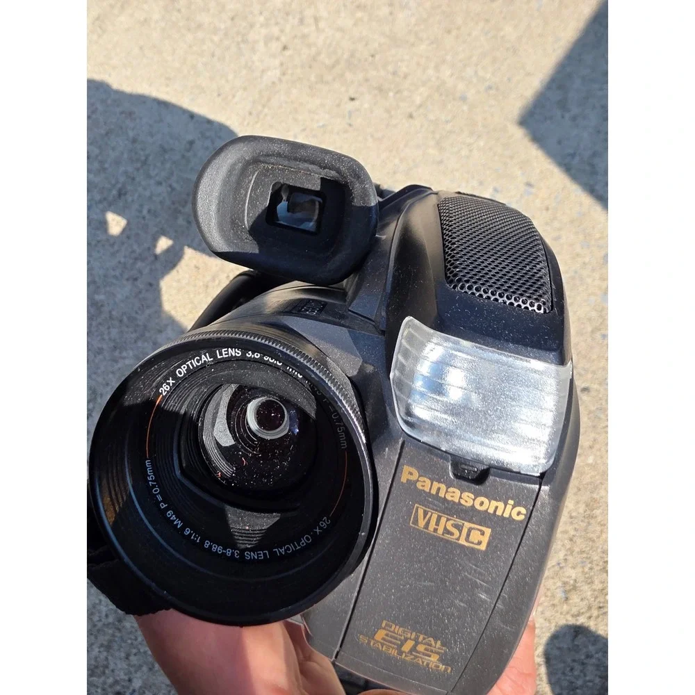Panasonic Palmcorder PV-D209 VHS-C Camcorder 26x Optical Zoom Digital EIS Gray